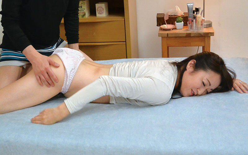 「だめッ、そこは感じちゃう…」50代40代熟れざかり！母に性感マッサージしたらガチ濡れだった…4時間 - サンプル画像 - 3