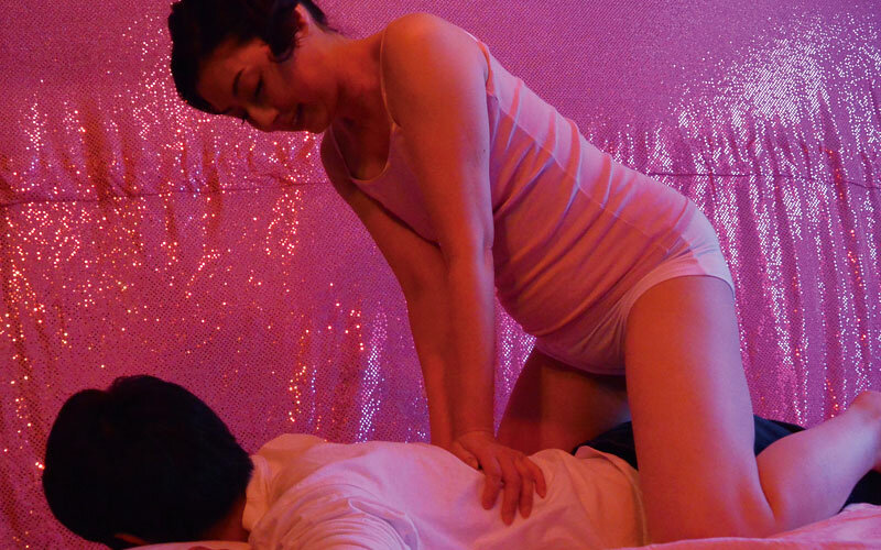 美熟女手コキ系風俗店本番交渉潜入映像流出4時間 - サンプル画像 - 2