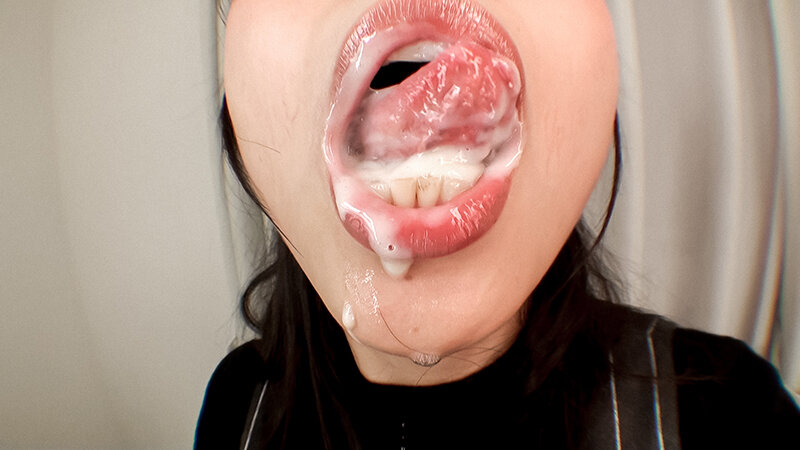 美女のベロ・口内自撮り - サンプル画像 - 3