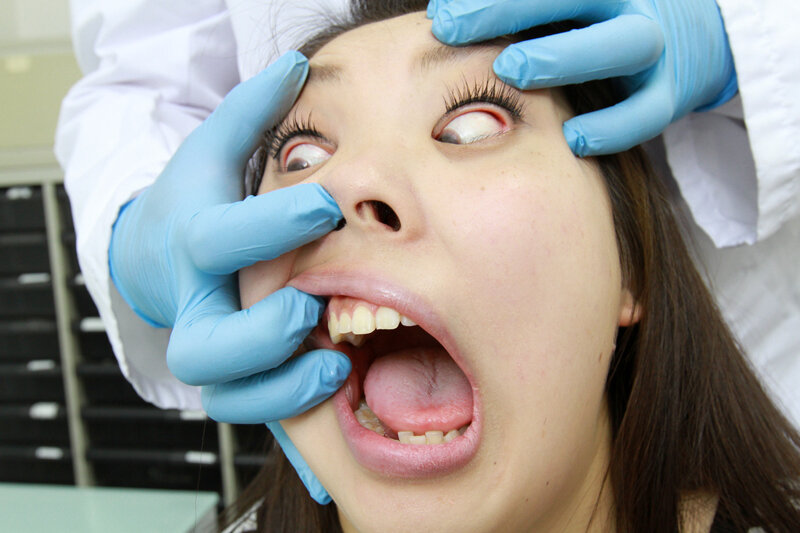 美女の顔面崩壊悪戯（1） 淫戯指編 - サンプル画像 - 11