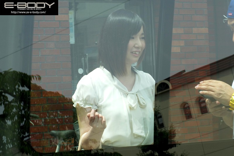 男性に触れてほしくてAV志願… Hカップ本物人妻、11年ぶりのSEX 結城かずは - サンプル画像 - 3