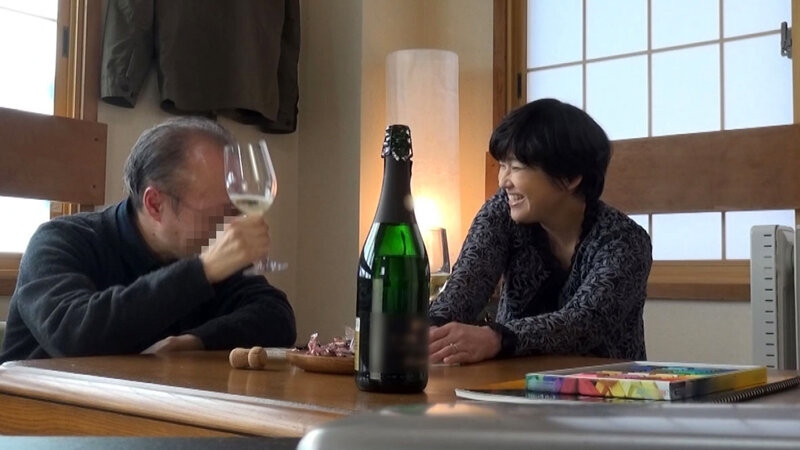 覗き撮られた汗ばむSEX！熟年同士だからこそ燃え上がる禁断の濃密不倫vol.2 - サンプル画像 - 10