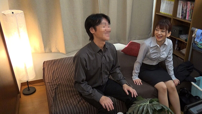 連れ込みナンパ隠し撮り 飲み会帰りに終電を逃した可愛い若妻の部下と狭いアパートで2人きり、ダメ元で口説いてみたら…嫌がるどころかヤラせてくれた！ - サンプル画像 - 12