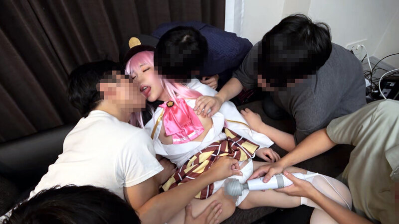 豪華5本立3時間超えSP 6P大乱交SEXメスガキ憧れコス●リ大行列レイヤー様【喉奥イラマ→小さなワレメに巨マラ連続中出し】絶叫イキ止まらず美貌崩壊アヘ顔＆失禁オシッコ漏れっぱなしでオマ●コぶっ壊れました＋童貞喪失編etc - サンプル画像 - 7
