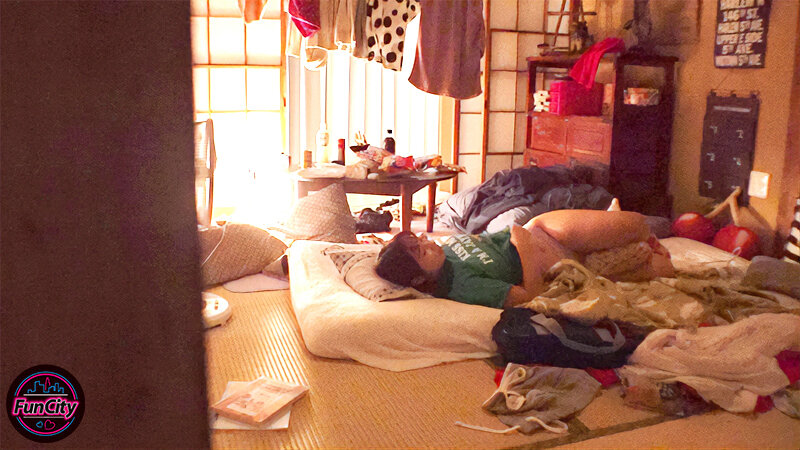 合算10発抜き！！親の再婚でできた義姉は喪女！だらしないのにエロすぎる無防備巨乳な姉に杭打ち中出しされた僕…星乃夏月 - サンプル画像 - 2