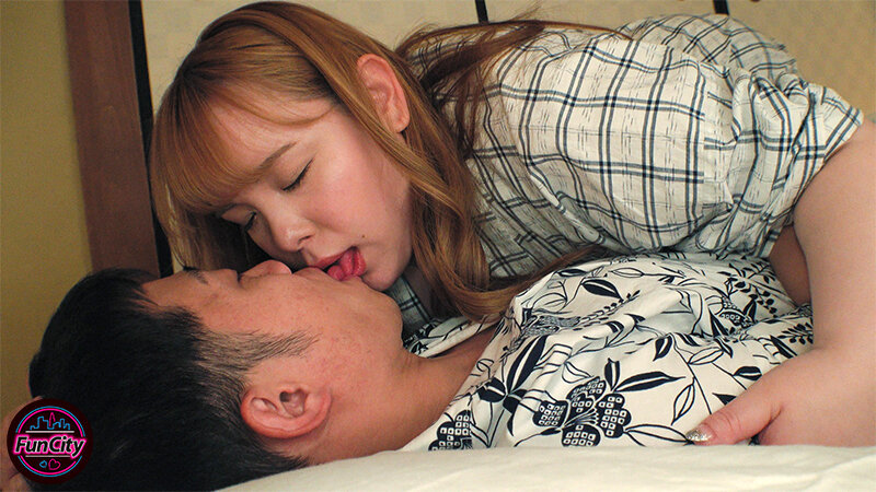 筆おろし温泉ソープ 親父が再婚して― Kカップ爆乳の義母さんができた。家族旅行で僕が童貞だとわかると淫乱な義母さんに狙われて… 西村ニーナ - サンプル画像 - 17