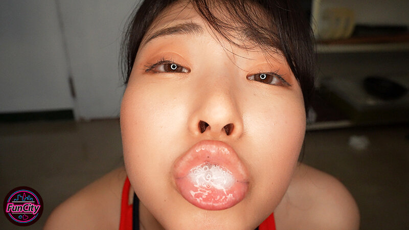 ねっとりベロチューと乳首舐めで誘惑 涎だらだらフェラで教師を沼らせる痴女J系 皆月ひかる - サンプル画像 - 11