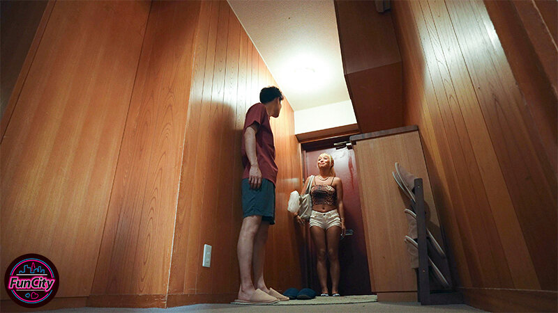 汚部屋住みの淫キャにも優しい日焼けギャルは… デカ尻で挑発してくるパート家政婦 蘭華 - サンプル画像 - 2