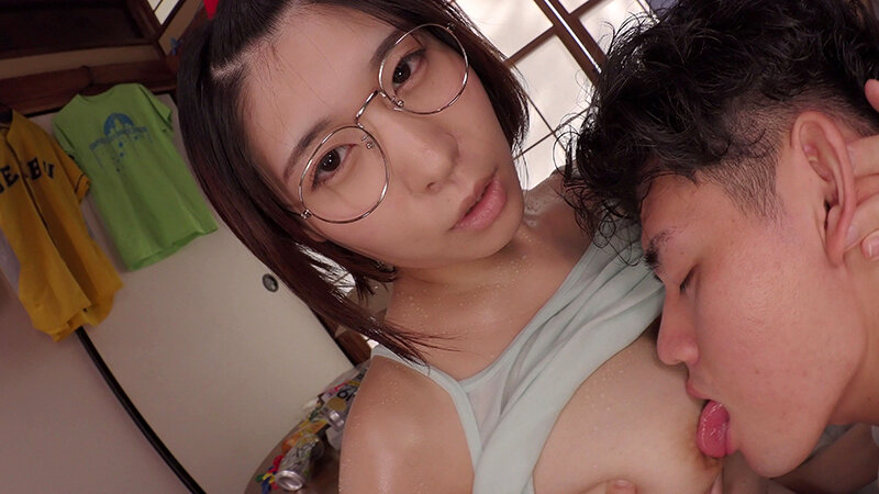 【姉ちゃんは僕をディルド扱い】親の再婚でできた義姉は喪女だらしないのにエロすぎた無防備巨乳な姉に杭打ち中出しされた僕… 白雪美月 - サンプル画像 - 4