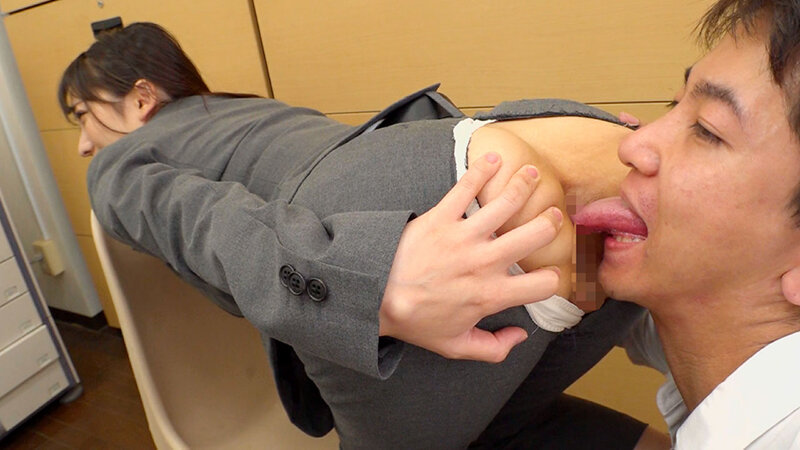 むき出しケツ穴＊舐めさせ誘惑 デカ尻ピタパンをビリっと破いて尻穴ひくひく肛門クンニ！穴あきモロ見え着衣SEXでモワッと匂うアナルを衝動的に嗅がせ舐めさせる即席ケツ穴マーキング痴女 弥生みづき - サンプル画像 - 5