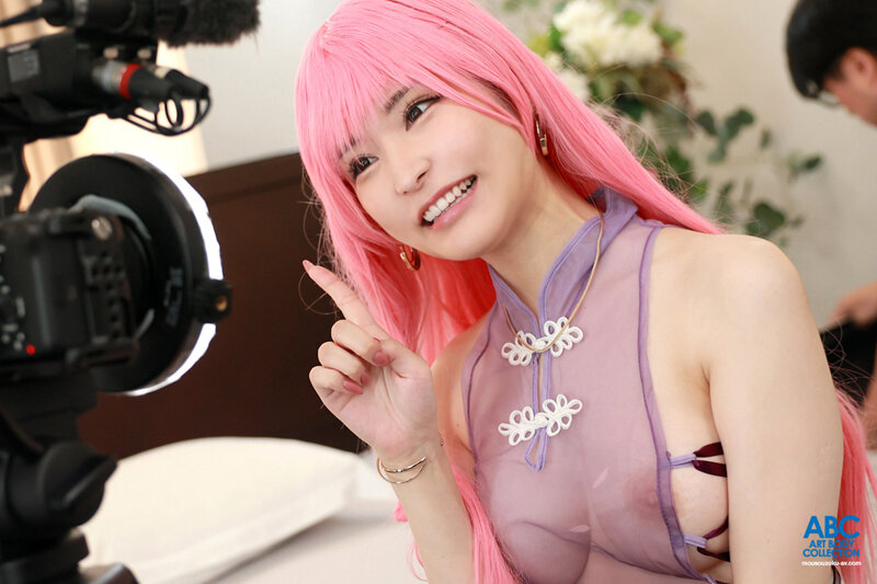巨乳レイヤー4連中出し乱交オフ会 萌え声＋ピンク乳首に群がるVIP登録会員と戯れる5P撮影会 さぁみんなも登録してね♪ 胡桃さくら - サンプル画像 - 3