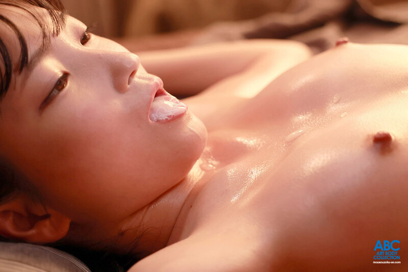 つるぺた美少女はキメセクに夢中！近所の独身キモオジの媚薬に堕ちた中出し×ごっくん調教 伊織ひなの - サンプル画像 - 18