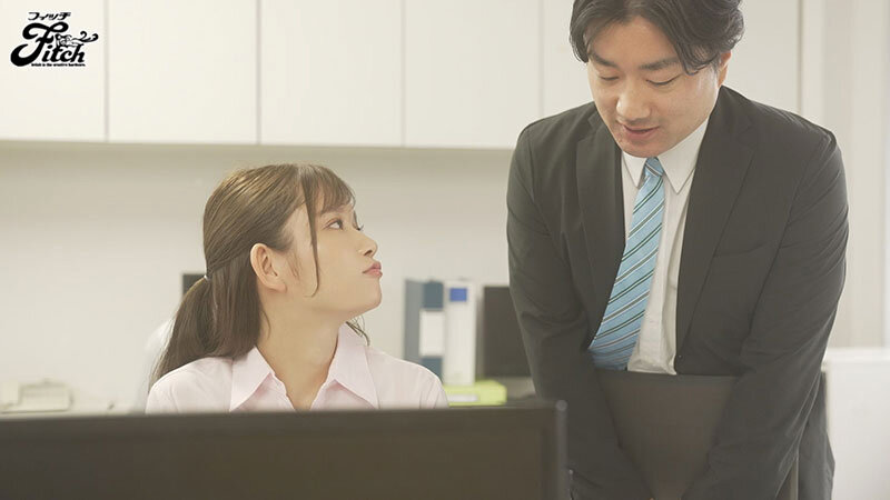 ずっと想いを寄せていた先輩に巨乳の彼女ができました… 女性経験が少ないその人の為に好きな気持ちを隠しながら私のオッパイでエッチの練習をする二人で内緒のパイズリSEX 桃園怜奈 - サンプル画像 - 1