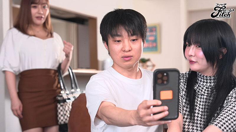 抵抗する彼女の爆乳母に中出しし続けて3日目…若い僕のチ○ポに跨り狂ったように自ら腰を振りだした 安斉愛結 - サンプル画像 - 1