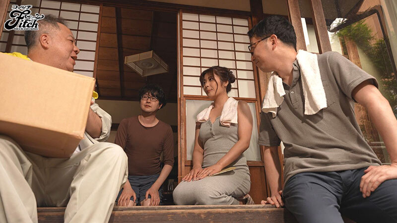 オヤジ輪●！！媚薬濃縮ザーメン中出し25連発NTR 自慢の巨乳妻が移住先で媚薬で狂った村人達に犯●れていたなんて…。 似鳥日菜 - サンプル画像 - 1