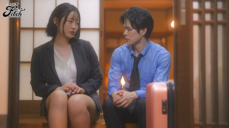 修学旅行の下見に行ったド田舎で記録的豪雨に遭遇し… いつも厳しいけど実は欲求不満な人妻女教師のびしょびしょに濡れた爆乳が揺れて僕の精子を出し尽くすまで挟み抜かれる連続射精相部屋セックス 南見京 - サンプル画像 - 1