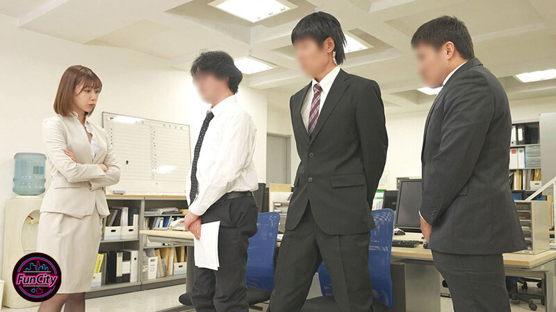 普段は厳しい女部長は新入社員をたぶらかす 男をダメにする甘サド痴女 隣に同僚がいるバレヤバ状況で 密着囁き淫語挑発され何度も中出しさせられた。黒川すみれ - サンプル画像 - 10