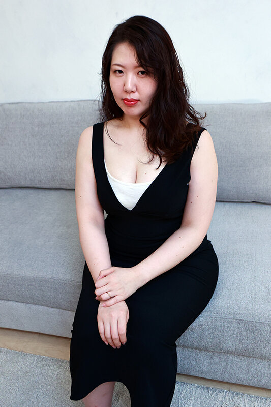 借金返済の為にAV出演するはずが… 久々のSEXに理性崩壊！撮影を忘れて腰を振り続ける淫乱巨乳妻（3） - サンプル画像 - 1
