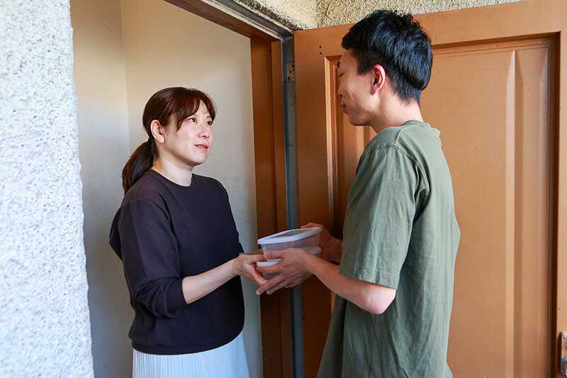 アパートの隣に住むムッチリすけべな五十路妻 久宝ななえ - サンプル画像 - 5