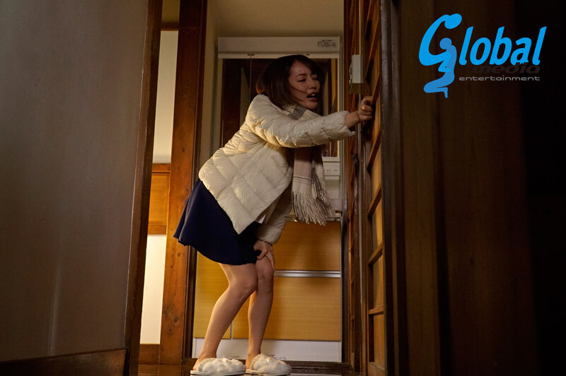 緊縛調教妻 欲求不満を見抜かれ助平な義父に開発された若妻。失禁とSMに快楽を覚え開花していくドMな性癖 美咲かんな - サンプル画像 - 2