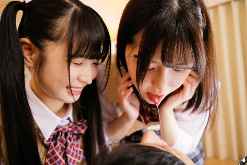 妹が友達を連れてウチに泊まりにきた！両親が居ない間によだれ飲まされ続け、モノの見事にM堕ちメスイキまでさせられてしまった 皆瀬あかり/希咲那奈 - サンプル画像 - 16