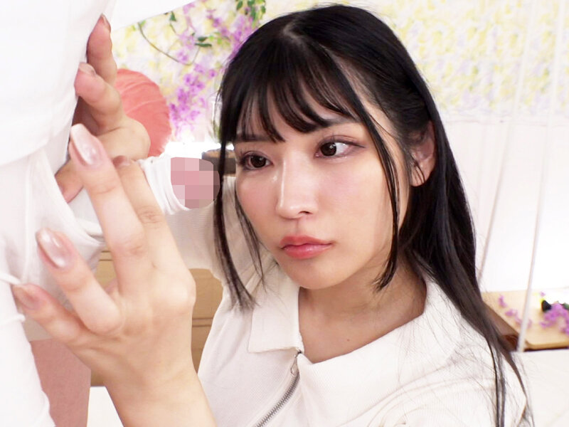 「亀頭なら浮気にはなりません…」商品開発部で彼女の妹・さくらちゃんに試作品の象さんパンツを履かされた僕は、飛び出た亀頭をアヒル口吸引フェラチオされてビュルビュル射精し続けました…。 胡桃さくら - サンプル画像 - 1