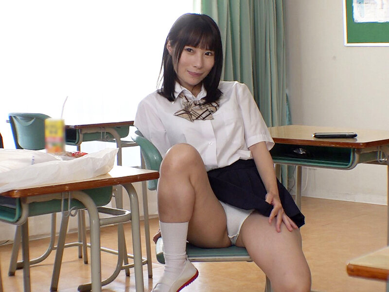 パンチラ特化！転校してきた松井さんはわざとパンティを見せつけて反応を楽しむ小悪魔J系だった！！ 松井日奈子 - サンプル画像 - 1