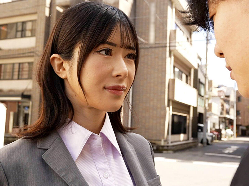 リモート会議中に、本社にバレないようにうねり腰騎乗位で女上司に強●中出しさせられまくった僕。 辻井ほのか - サンプル画像 - 1