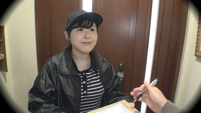街でよく見かける地域担当の宅配パート妻 配達された勢いでガチ口説き！あっという間に他人ま〇こGET完了！ - サンプル画像 - 6