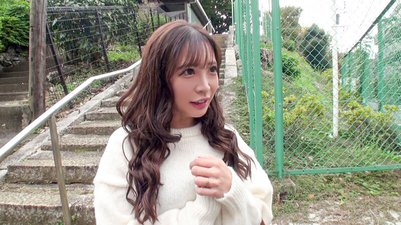 SNSでナンパした美人人妻が、旦那以外の身体に興奮してドエロい本性さらけ出しちゃいました！ 小那海あや - サンプル画像 - 2