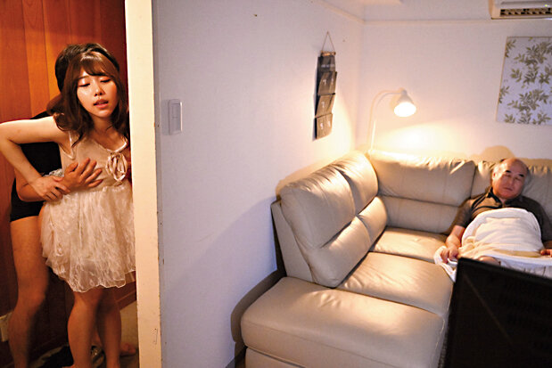 夫の寝ている横で義弟と中出し不倫SEXにのめり込むスリルに溺れたGカップ美巨乳妻 さつき芽衣 - サンプル画像 - 8