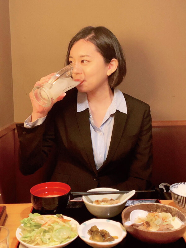 ナンパ居酒屋ほろ酔いSEX 成績トップの不動産営業OLが日頃のストレスをセックスで発散！ 平井栞奈 - サンプル画像 - 1