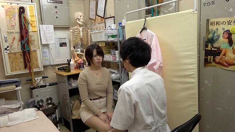 鍼灸院すどう盗撮り下ろし10 特別編 妊活中の京なまりのべっぴんさんおっぱいデカイすけべボディ！オイルで我を忘れて快感絶頂アクメ - サンプル画像 - 6