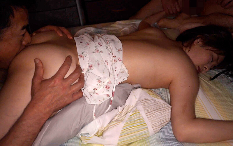 【性欲・食欲・睡眠欲】9 147センチのちっちゃい奥さんの夏の日の思い出 人妻なのに？！ 愛しのとよ（豊）ちゅわ～ん え？！ もう三十路前？ そんな奥さんの【性欲★食欲★睡眠欲】 豊岡さつき - サンプル画像 - 20