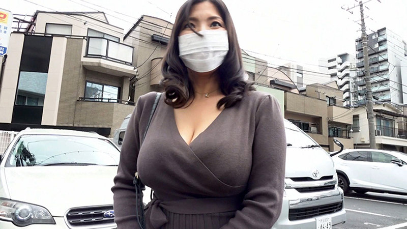 「旦那は私の事女として見てくれない。」まだまだ女として生きたいと願いAV出演する爆乳奥様 千明さん 48歳 - サンプル画像 - 1