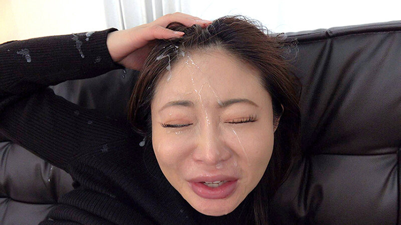 顔面に貼りつく新鮮ザーメン！！初めてのセンズリ鑑賞で予告なしの突然顔射される素人アラフィフ熟女！ 6 - サンプル画像 - 10