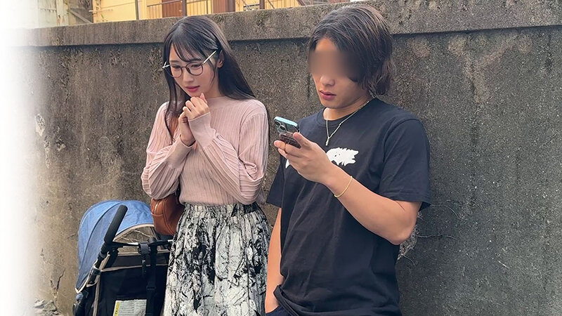 ホスト狂いのシンママは奴●気質の貢ぐちゃん。ドMご奉仕勘違い女。 小野坂ゆいか - サンプル画像 - 4