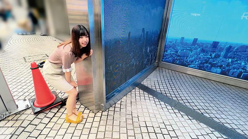 素人美少女とリモコンバイブお散歩SPー完全版ー「もうイキそうです…//」人混みの中でビクビク震えて絶頂する女子たち！時代に逆行する超羞恥プレイでまさかのエロスイッチオン！公衆の面前でイキまくる素人10名300分収録 - サンプル画像 - 10