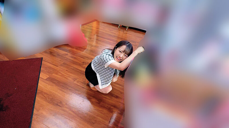 素人美少女とリモコンバイブお散歩SPー完全版ー「もうイキそうです…//」人混みの中でビクビク震えて絶頂する女子たち！時代に逆行する超羞恥プレイでまさかのエロスイッチオン！公衆の面前でイキまくる素人10名300分収録 - サンプル画像 - 16