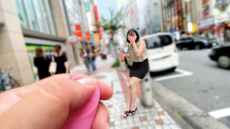 素人美少女とリモコンバイブお散歩SPー完全版ー「もうイキそうです…//」人混みの中でビクビク震えて絶頂する女子たち！時代に逆行する超羞恥プレイでまさかのエロスイッチオン！公衆の面前でイキまくる素人10名300分収録 - サンプル画像 - 3