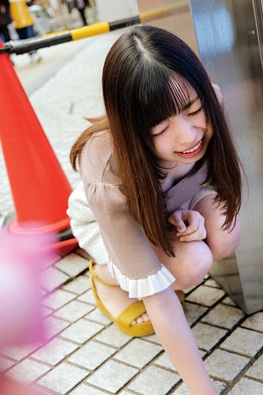 素人美少女とリモコンバイブお散歩SPー完全版ー「もうイキそうです…//」人混みの中でビクビク震えて絶頂する女子たち！時代に逆行する超羞恥プレイでまさかのエロスイッチオン！公衆の面前でイキまくる素人10名300分収録 - サンプル画像 - 5