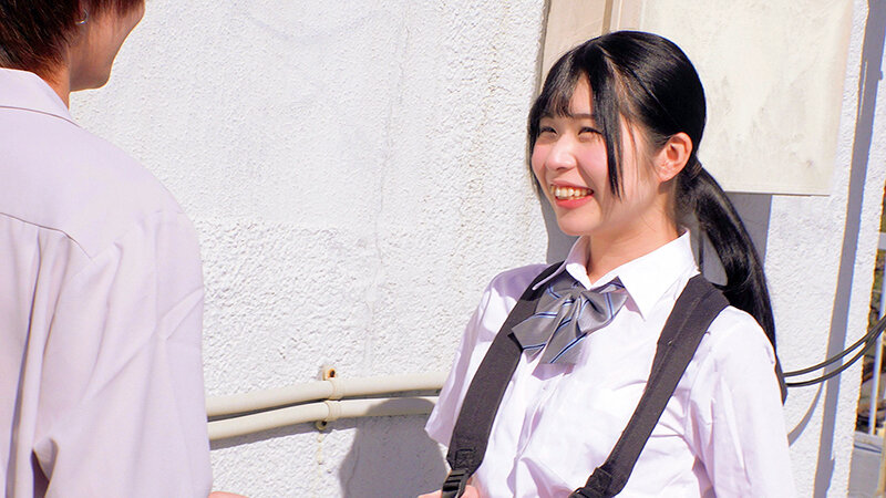 素人女子○生が挑戦！初めてのじゅぼじゅぼノーハンドフェラで連続射精チャレンジ！30分間でお口だけで射精させるごとに賞金10万円！顔よりも大きなデカチンをお口いっぱい頬張りジュッボジュッボ！大量口内射精で精子ダダ漏らし！火照ったオマ○コにもデカチンねじ込み… - サンプル画像 - 1