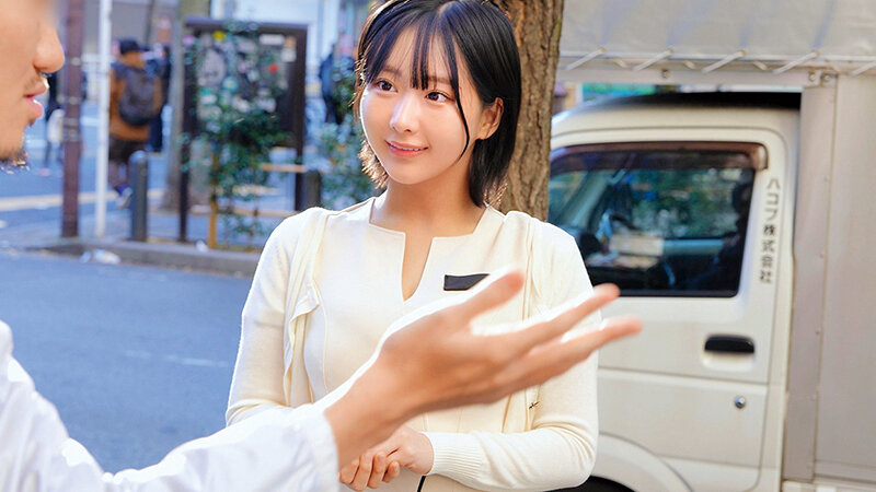 働くカワイイ看板娘の皆さん！！「仕事の合間に筆下ろししてくれませんか！？」6休憩中に童貞くんの悩みを聞いてると母性本能くすぐられ膣がキュンキュン赤面発情（＾＾；）「私が…初めてじゃダメかな」ミラクル展開ww勤務中に童貞卒業ナマハメ連続中出しセックスSP - サンプル画像 - 1