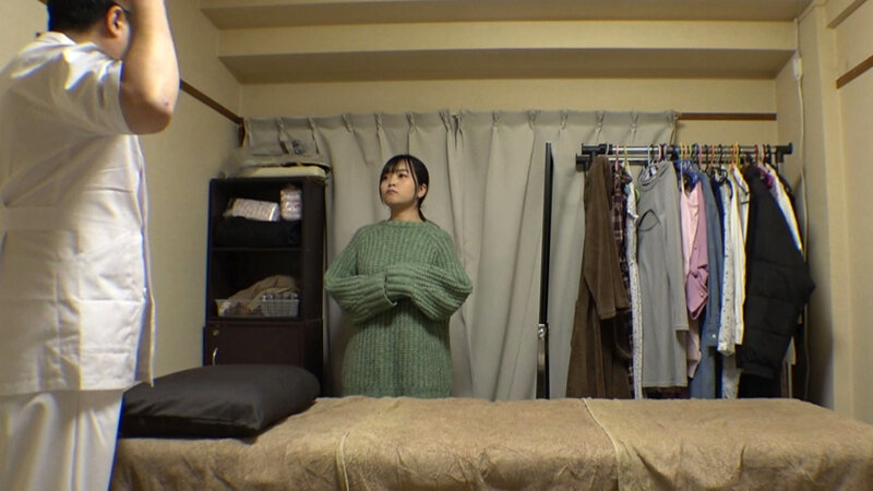 媚薬オイルマッサージ 痴●盗撮＆中出し素人娘VOL.60 超強力媚薬を配合したマッサージオイルを施術中に知らずに塗りこまれたオンナは、身体の火照りに驚き、チ〇ポを欲しがる自分に戸惑い、垂れ出したマン汁に恥ずかしがりながらも生ハメ中出しまで欲してしまう！ - サンプル画像 - 7