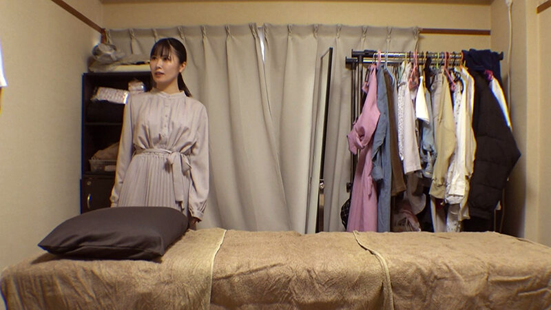 媚薬オイルマッサージ 痴●盗撮＆中出し素人娘VOL.61 超強力媚薬を配合したマッサージオイルを施術中に知らずに塗りこまれたオンナは、身体の火照りに驚き、チ〇ポを欲しがる自分に戸惑い、垂れ出したマン汁に恥ずかしがりながらも生ハメ中出しまで欲してしまう！ - サンプル画像 - 19