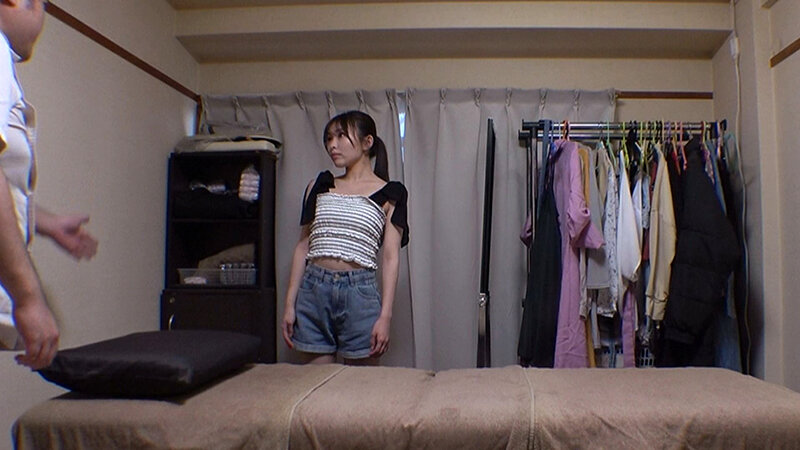 媚薬オイルマッサージ 痴●盗撮＆中出し素人娘VOL.71 超強力媚薬を配合したマッサージオイルを施術中に知らずに塗りこまれたオンナは、身体の火照りに驚き、チ〇ポを欲しがる自分に戸惑い、垂れ出したマン汁に恥ずかしがりながらも生ハメ中出しまで欲してしまう！ - サンプル画像 - 7