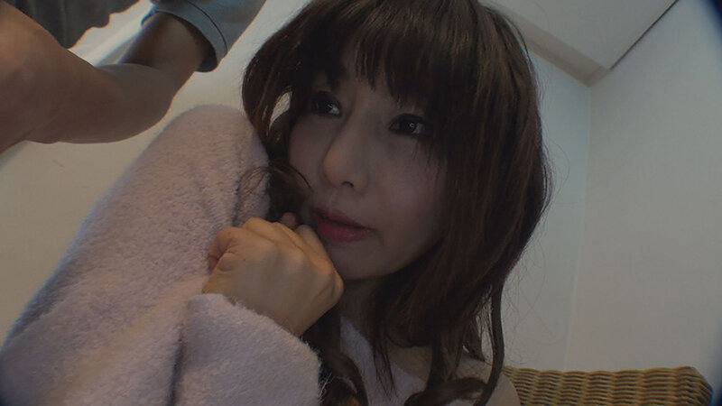 ナンパ相手にホテルでセンズリ見せつけられると…ムッツリスケベで○棒を美味しそうにしゃぶり尽くす！ハンピョル - サンプル画像 - 5