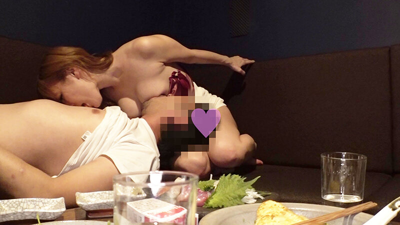 個室レストランでチックスナインをおっぱじめるバカップル - サンプル画像 - 4