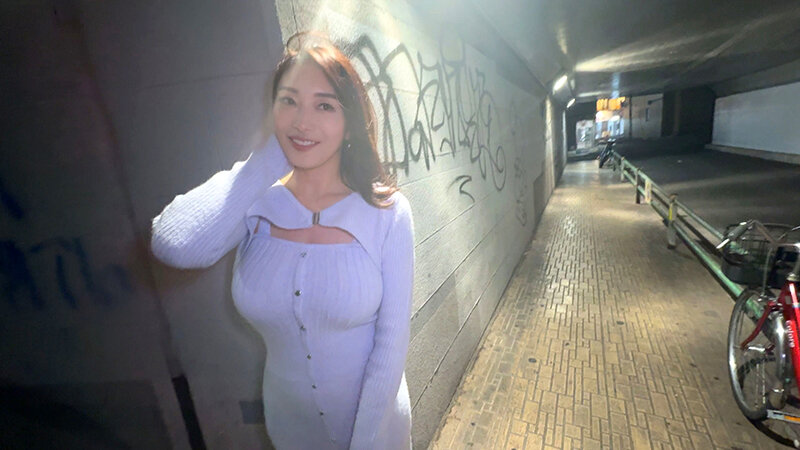 【有閑痴女マダム】巨乳デカ尻肉アラフォー美人妻。年下DDを自宅に連れ込み即ハメ中出し懇願浮気ハメ撮り【性欲強すぎ】 - サンプル画像 - 2