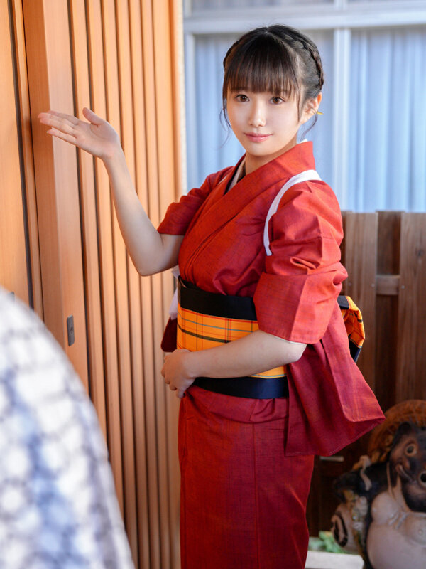 新人女将修業を目前にした老舗温泉旅館の現役●生お嬢様 学生最後の思い出に最高のSEXを体験したくて決意の応募 生ハメ中出しAVデビュー 橘紅葉 - サンプル画像 - 3